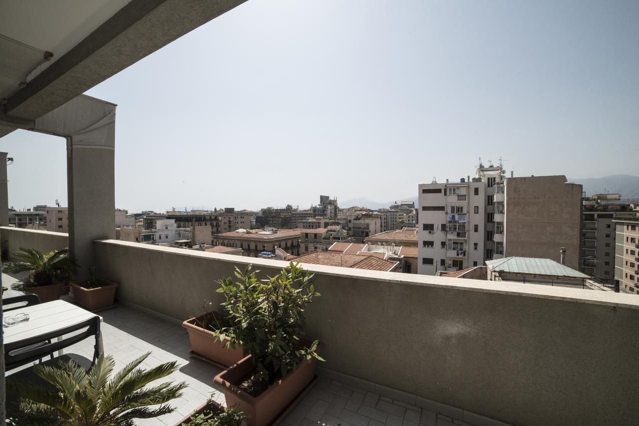 B&B Attico 33 Palermo Bagian luar foto