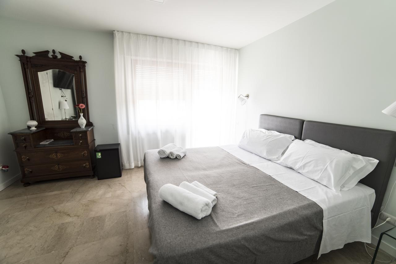 B&B Attico 33 Palermo Bagian luar foto