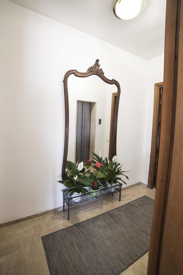 B&B Attico 33 Palermo Bagian luar foto